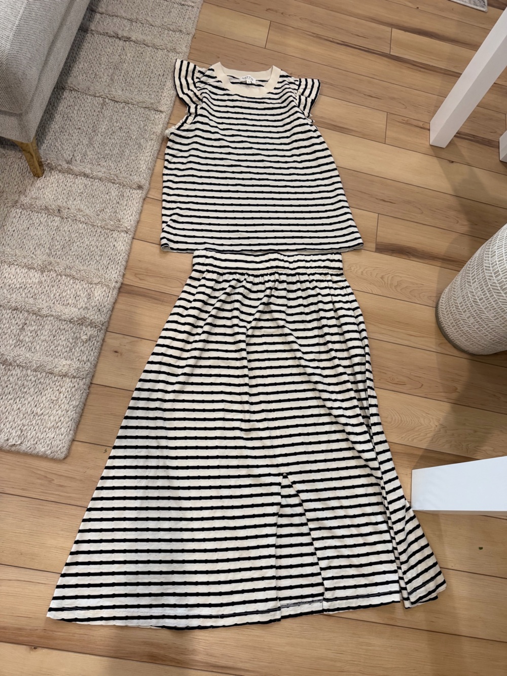 Nation Los Angeles Black & White Striped Women's Maxi Skirt runs L (12-14)